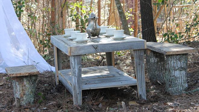 Table reclaimed wood tile