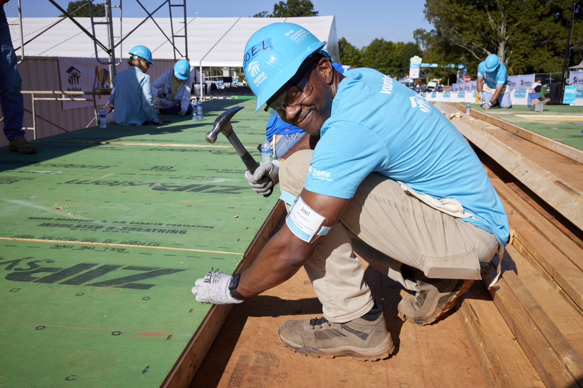 Volunteer working on Carter Work Project 2023