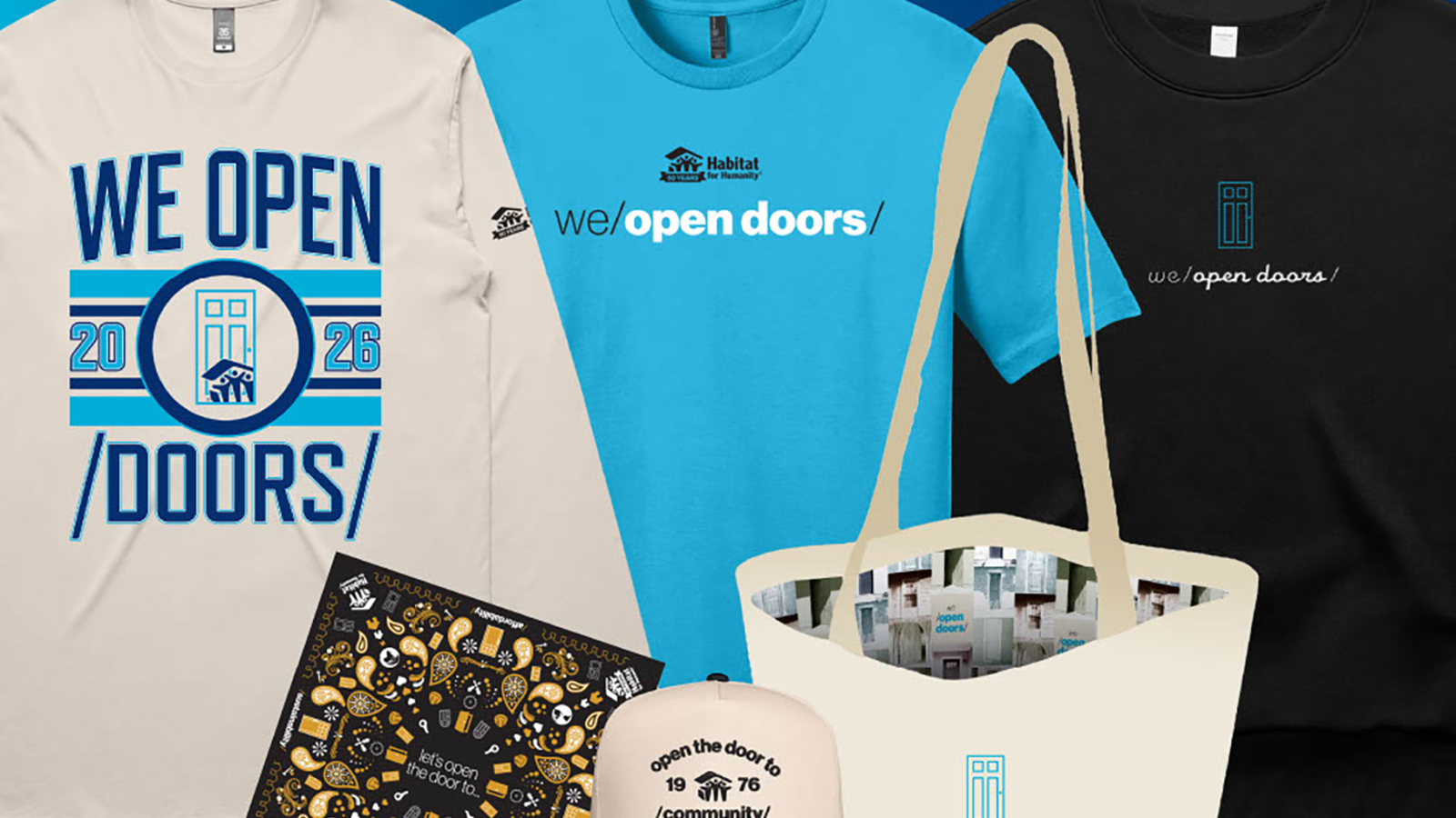 Imagen de una camisa blanca de manga larga y una camisa azul, así como una bolsa y un sombrero que tienen el mensaje "Abramos la puerta" impreso.