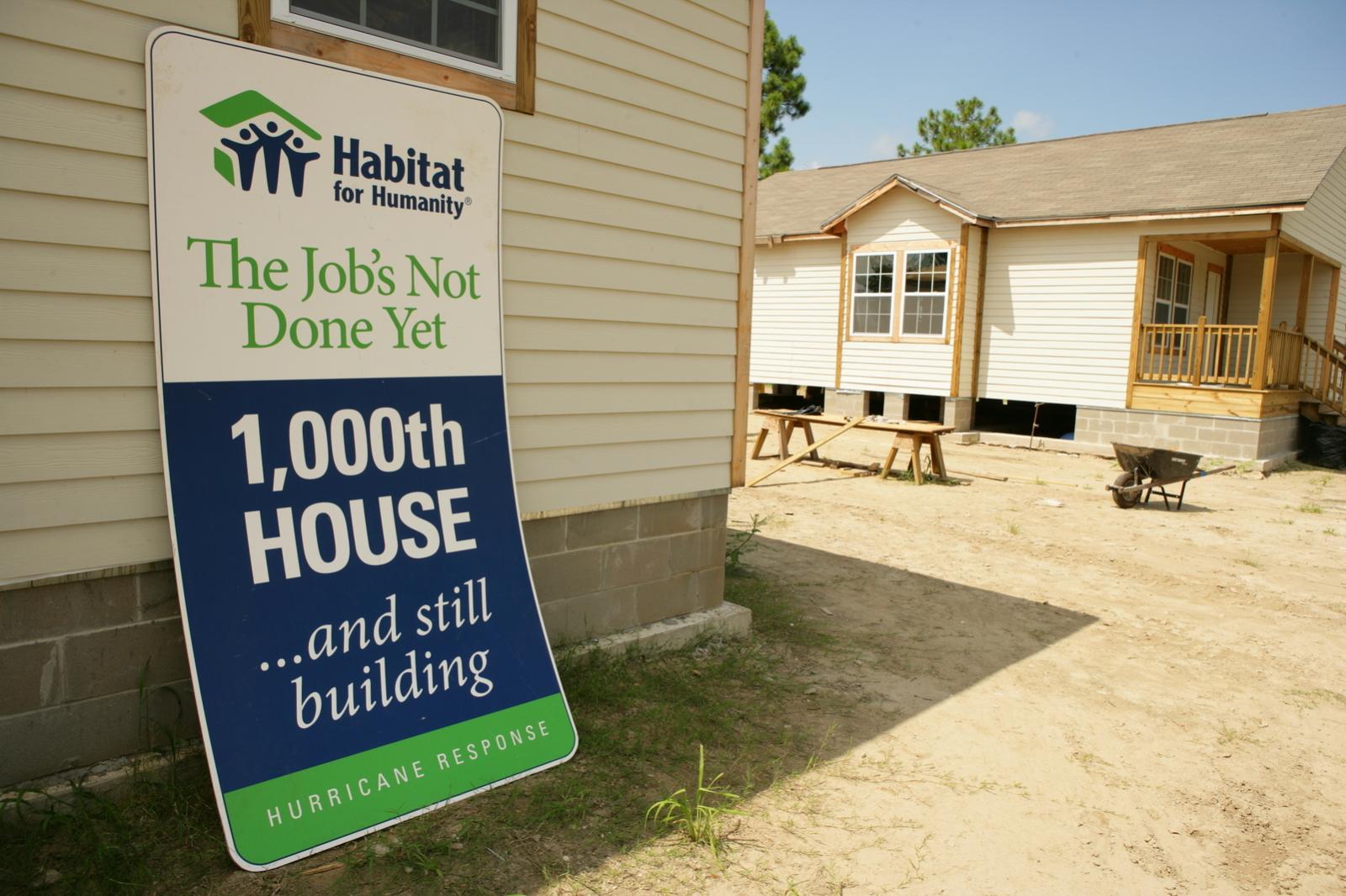 On May 21, 2007, the Carters joined Habitat CEO Jonathan Reckford and other volunteers to help raise the walls of houses No. 1,000 and No. 1,001 Habitat house built in St. Bernard Parish on the Gulf Coast since Hurricane Katrina.