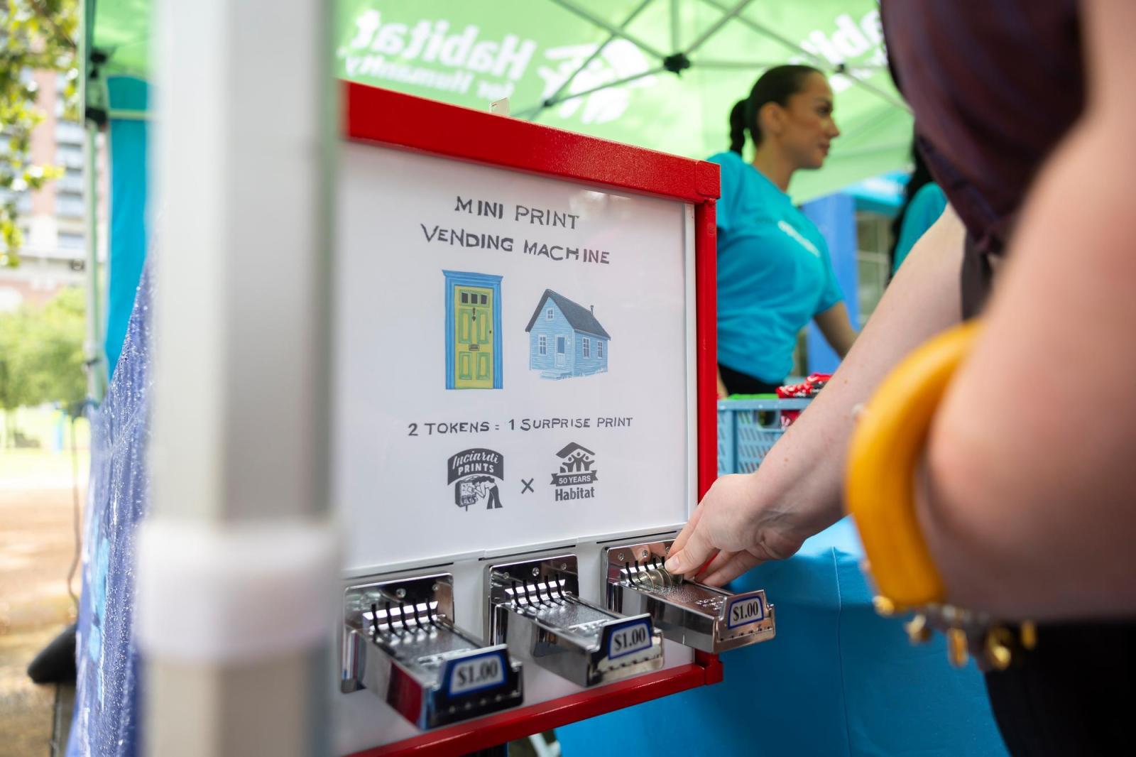 Housing mini print vending machine. 