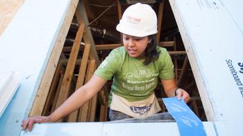 Volunteer Women Build