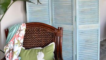 How to make a DIY room divider out of bifold closet doors