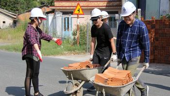 Volunteers from Canadian International School on a Habitat build