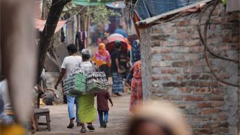  Beguntila informal settlement in Dhaka