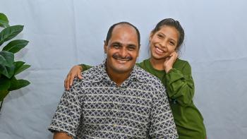 Un hombre y su hija