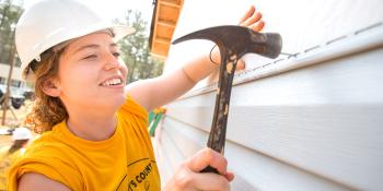 Habitat for Humanity Collegiate Challenge alternative break volunteer