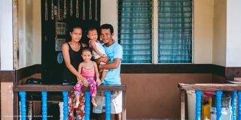 Photo of Philippine family