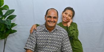 Un hombre y su hija