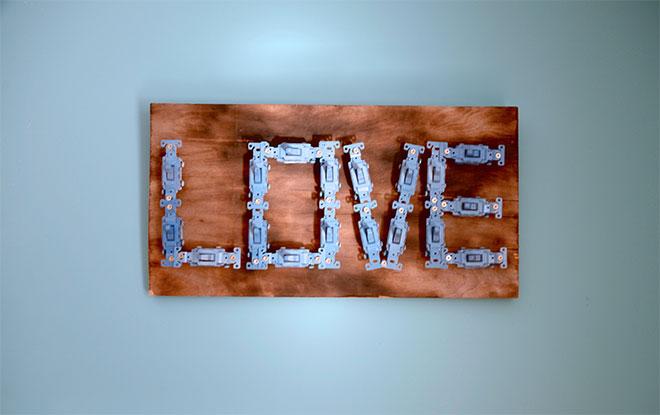 Distressed wood wall art ideas