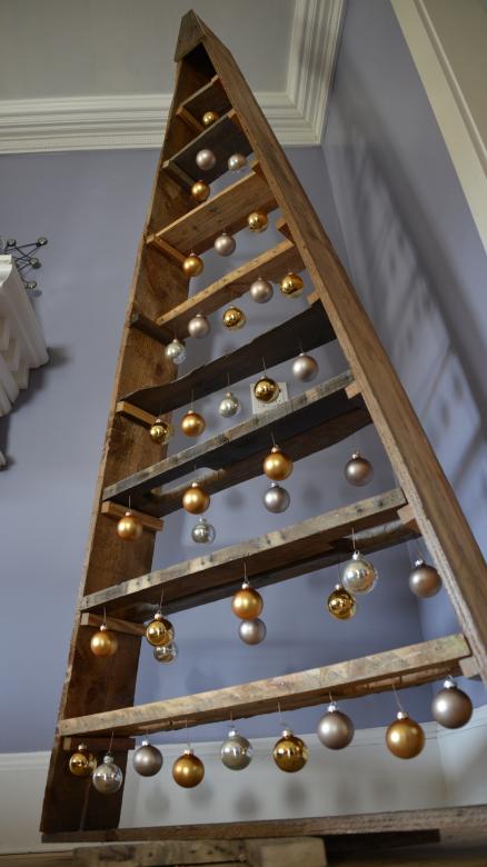 DIY pallet Christmas tree