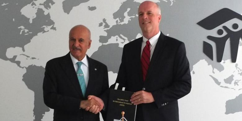 Photo: signing ceremony for a new water and sanitation project in Liberia