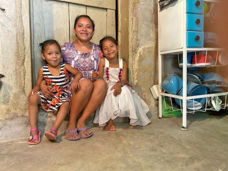 Más de trece mil latinoamericanos tienen hoy una vivienda con un piso de concreto en vez de tierra