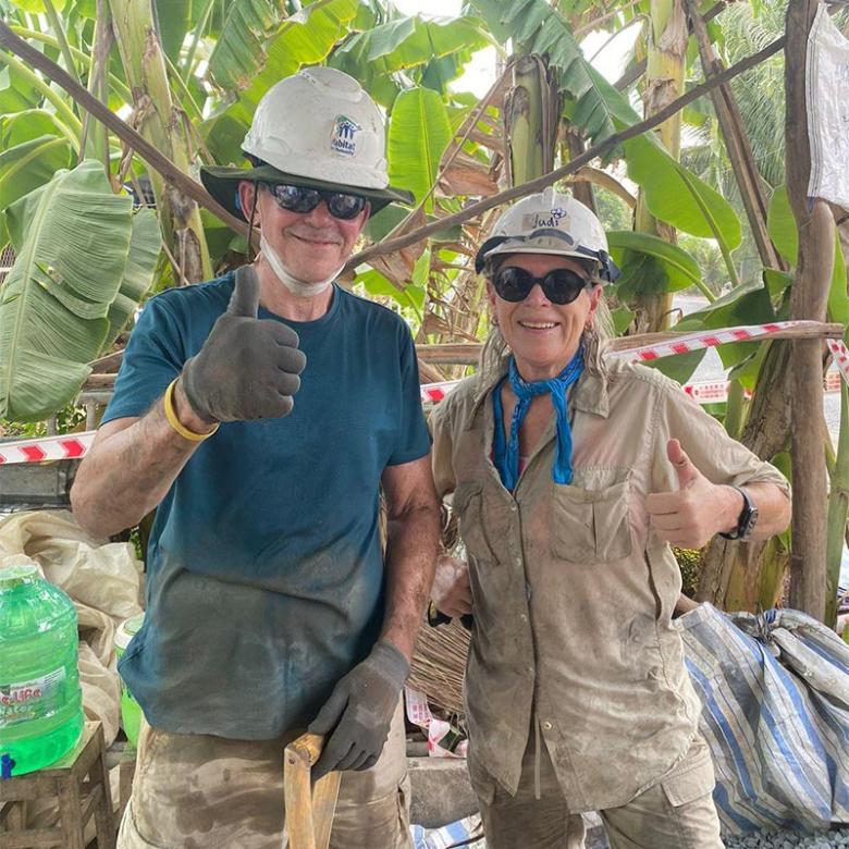 Australian volunteer Bruce and another volunteer
