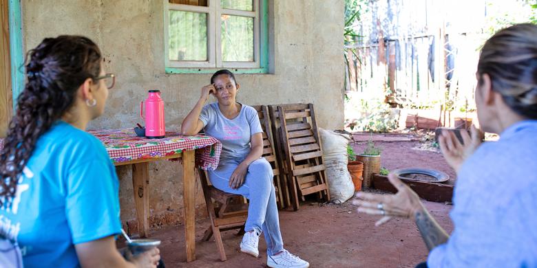 Equipo de Comunicaciones de la Oficina de Área y equipo de Programas de la oficina de Argentina durante visita al programa Salud y Vivienda en Oberá, Argentina en mayo de 2025
