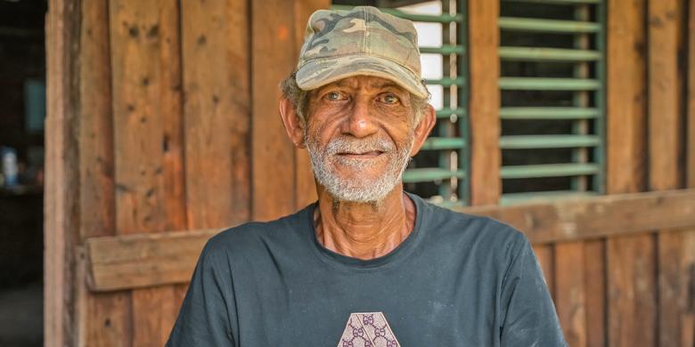 I didn’t feel good with my floor. My daughter’s room would flood and, when it rained, everything got dirty. My daughter always had the flu. Now my family is more comfortable. We feel grateful