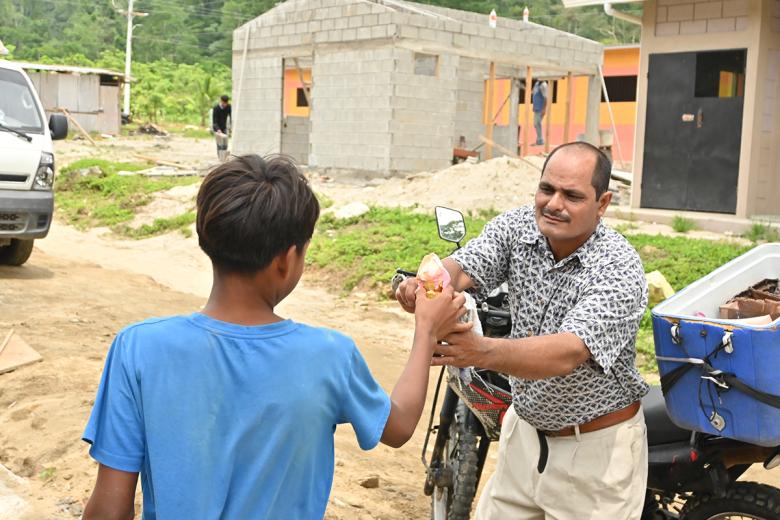 Manuel earns a living by selling dairy products, including ice cream. His priority is to use this income to support his daughter’s education.