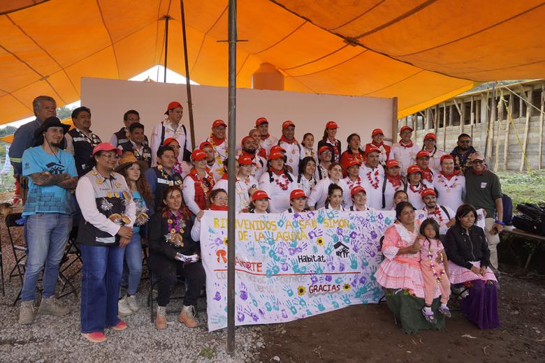 Habitat for Humanity and Fundación Banorte work together to bring the spirit of volunteerism to more people.